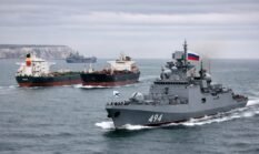 Angkatan Laut Rusia “Ejek” Inggris, Kawal Kapal Tanker Sanksi di Selat Inggris